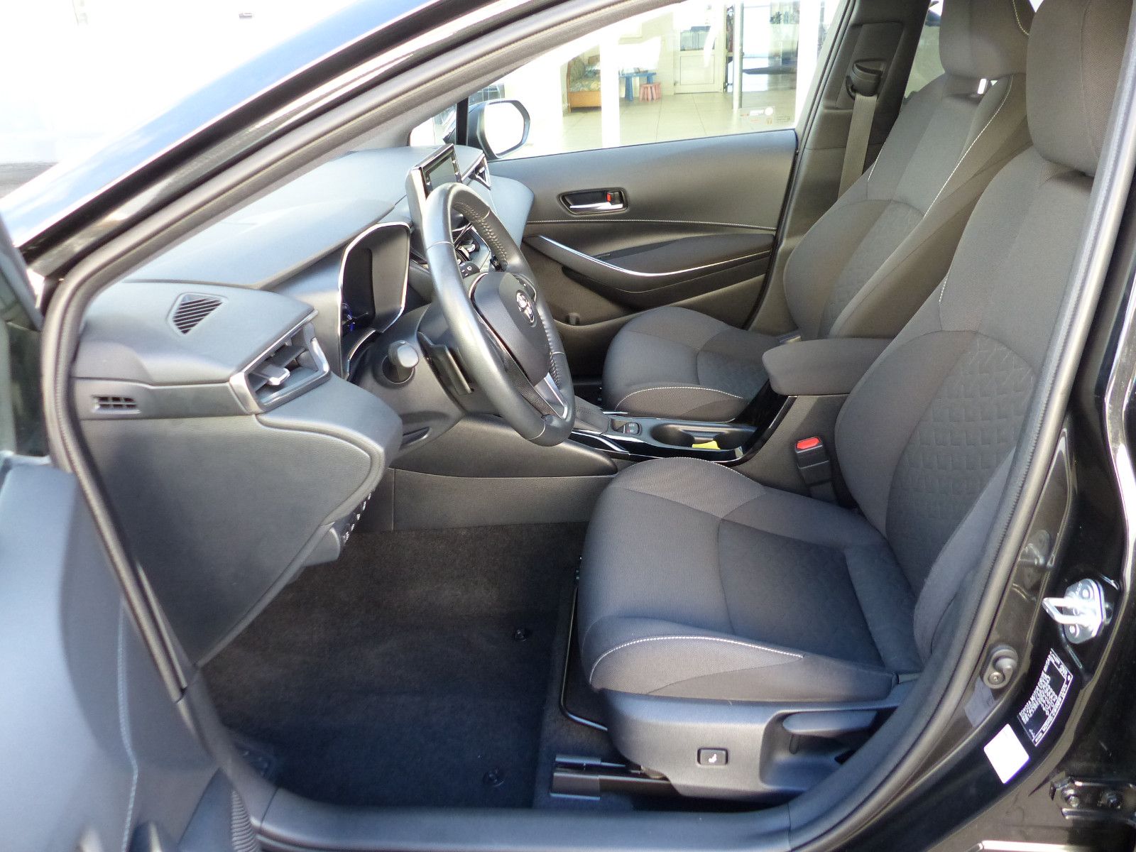 Toyota Corolla TS 2.0 Hybrid Einparkh. Selbstlenkend