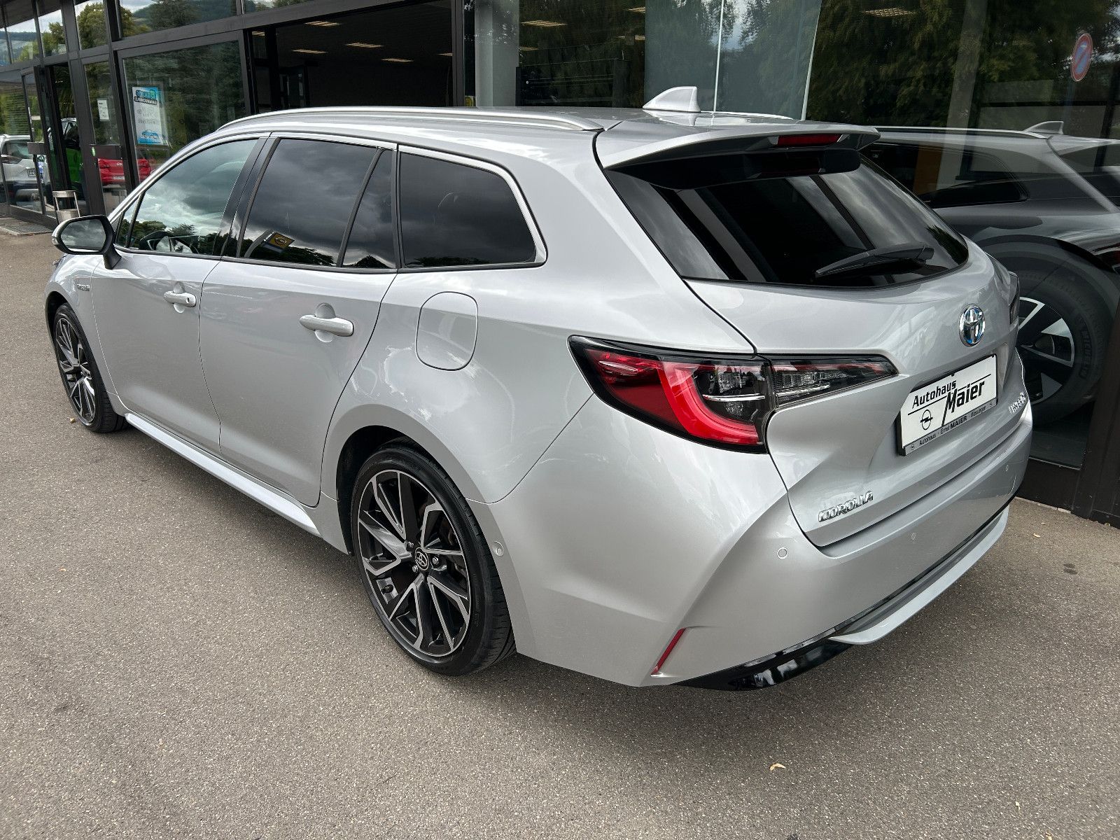 Toyota Corolla ST MHEV Lounge - Samsaru's Car Outlet