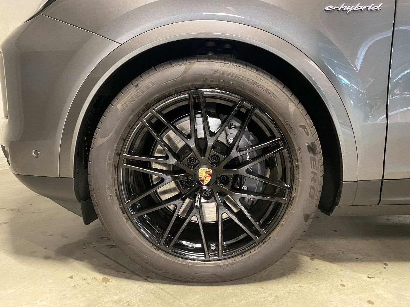 Porsche Cayenne E-Hybrid Coupe | Adaptive Luftfederung |