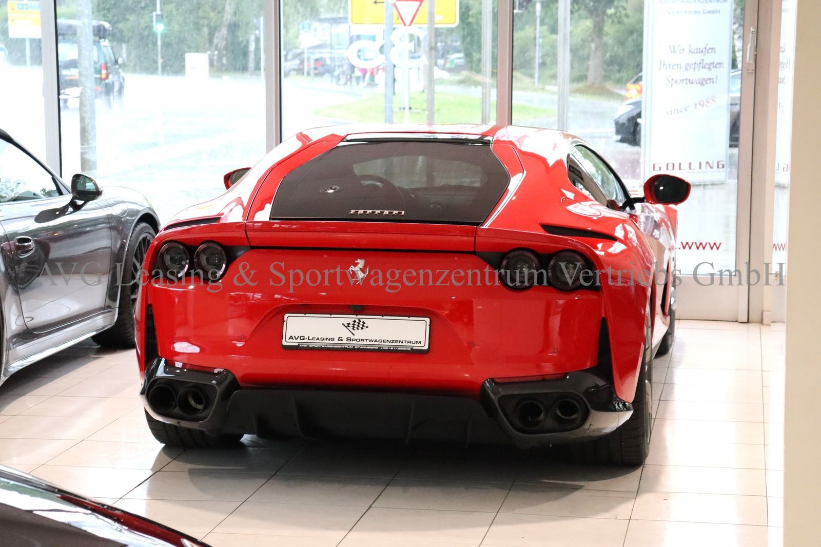 Ferrari 812 Superfast - Samsaru's Car Outlet