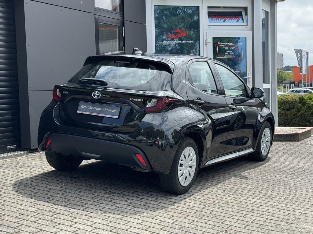 Toyota Yaris 1.5 Hybrid Business Edition - Samsaru's Car Outlet