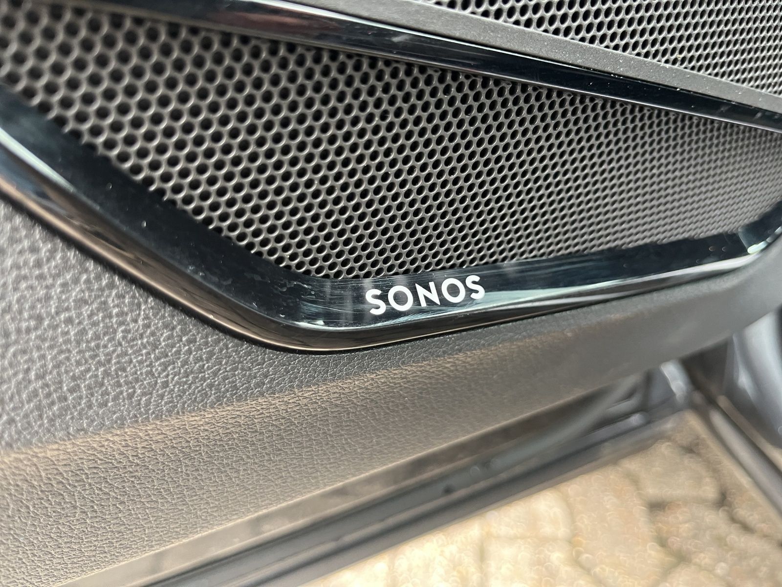 Audi Q3 S line 40 TDI S-TRONIC - Samsaru's Car Outlet