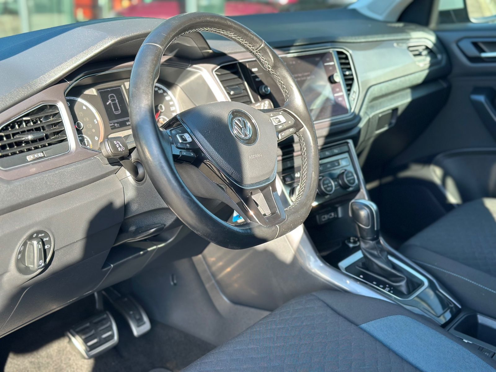 Volkswagen T-Roc 2.0 TDI SCR DSG IQ.DRIVE - Samsaru's Car Outlet