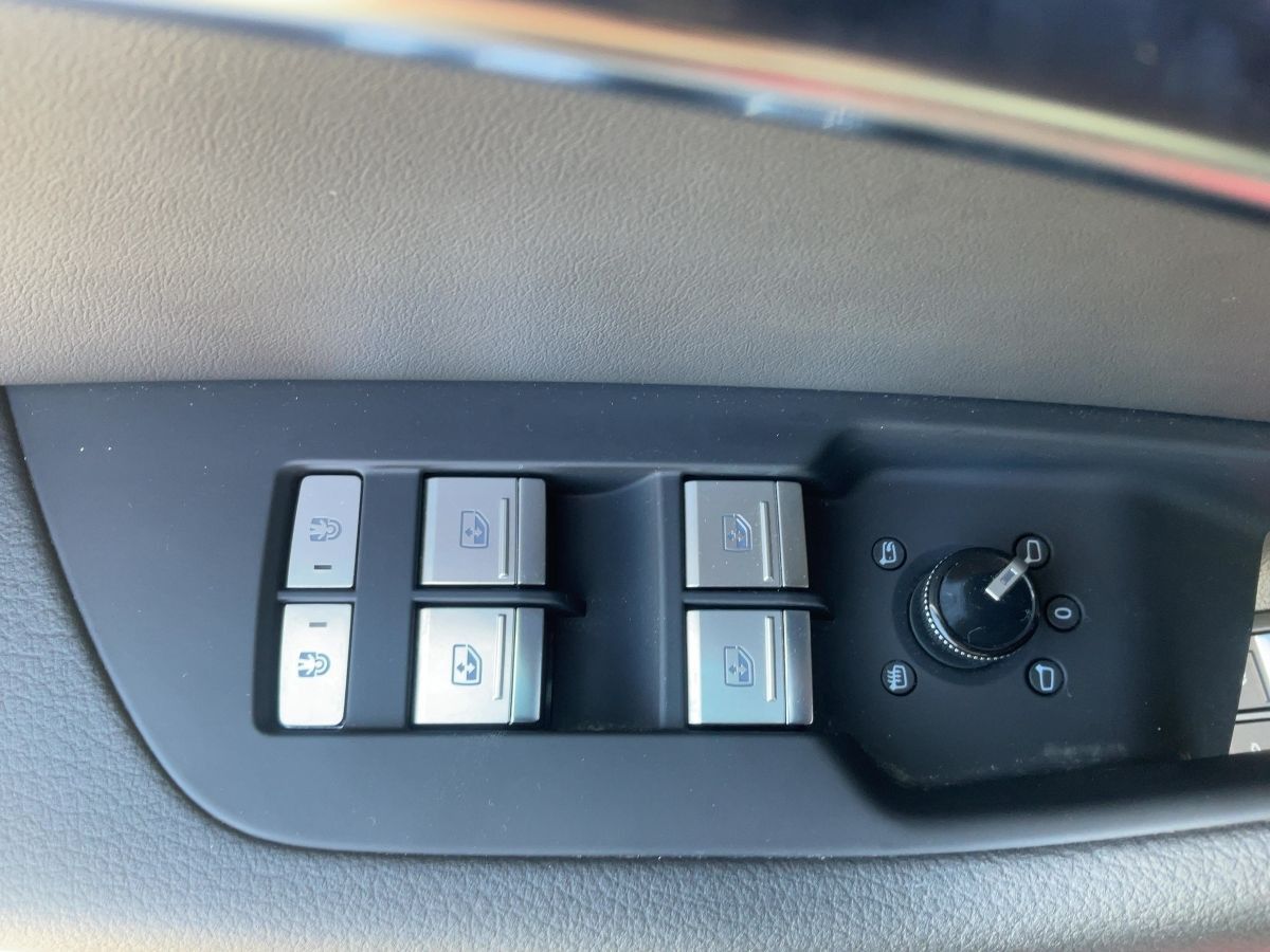 Audi A6 Avant 50 TFSI e quattro S line - Samsaru's Car Outlet