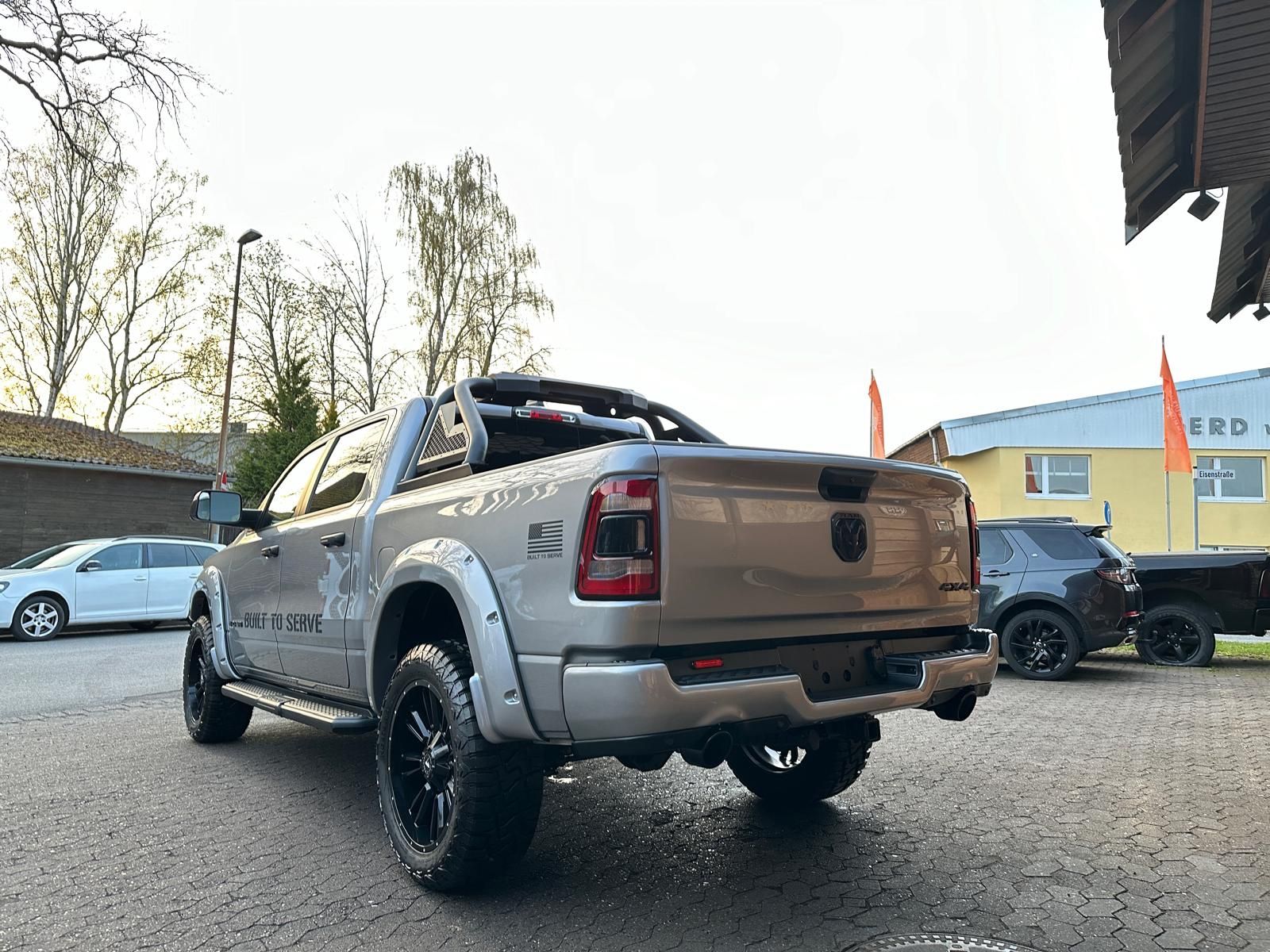 Dodge BUILT TO SERVE*4X4*OFF-ROAD*BÜGEL*AHK*NAVI*SERVI