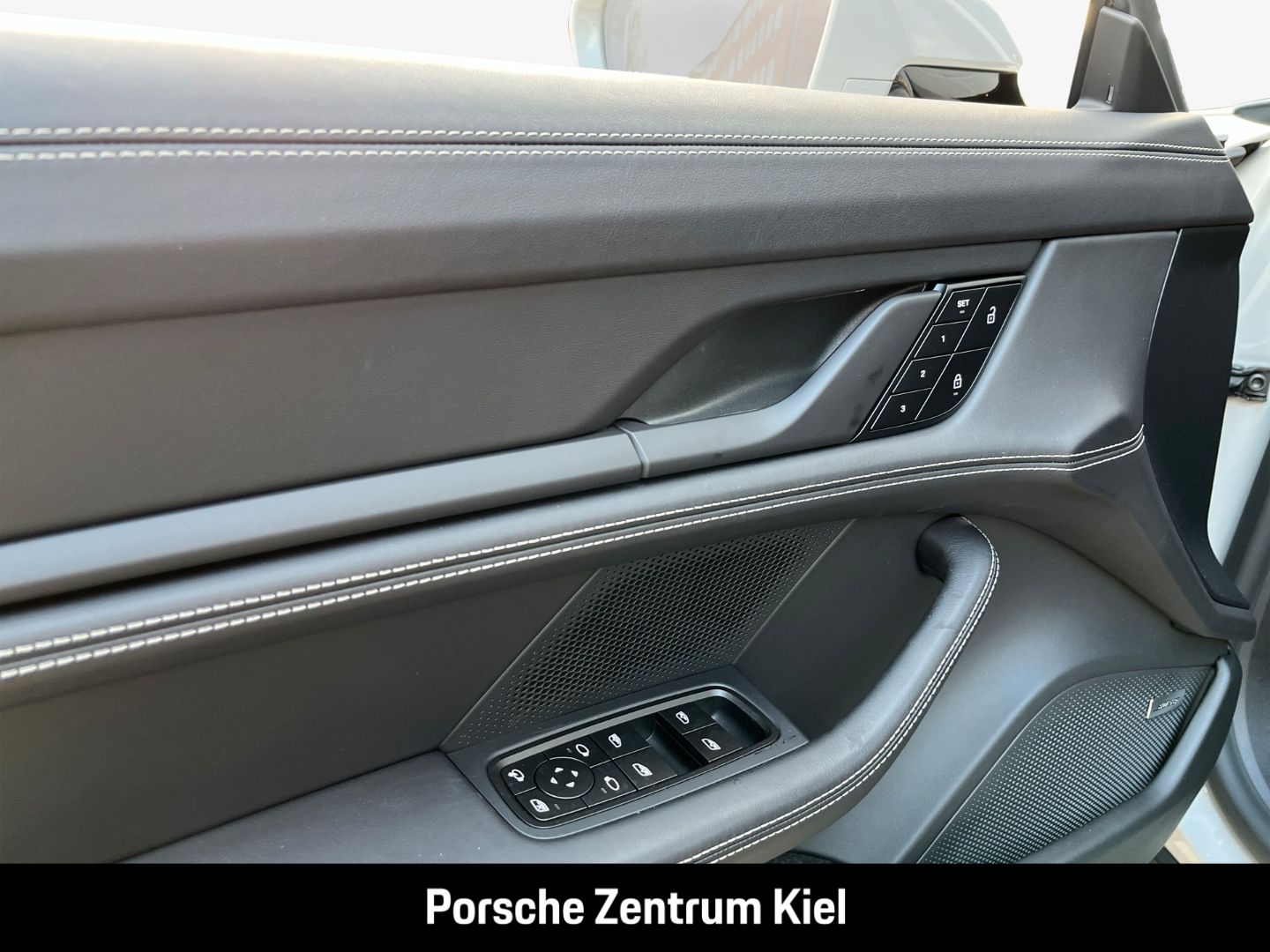 Porsche Taycan GTS HA-Lenkung InnoDrive Head-Up BOSE