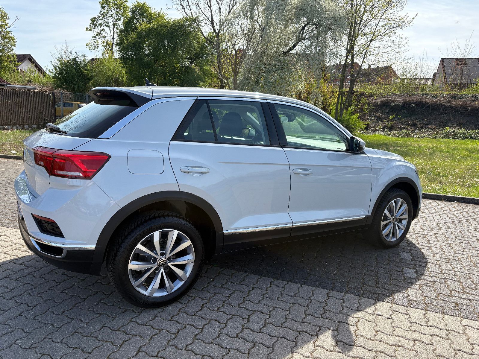 Volkswagen T-Roc Style - Samsaru's Car Outlet