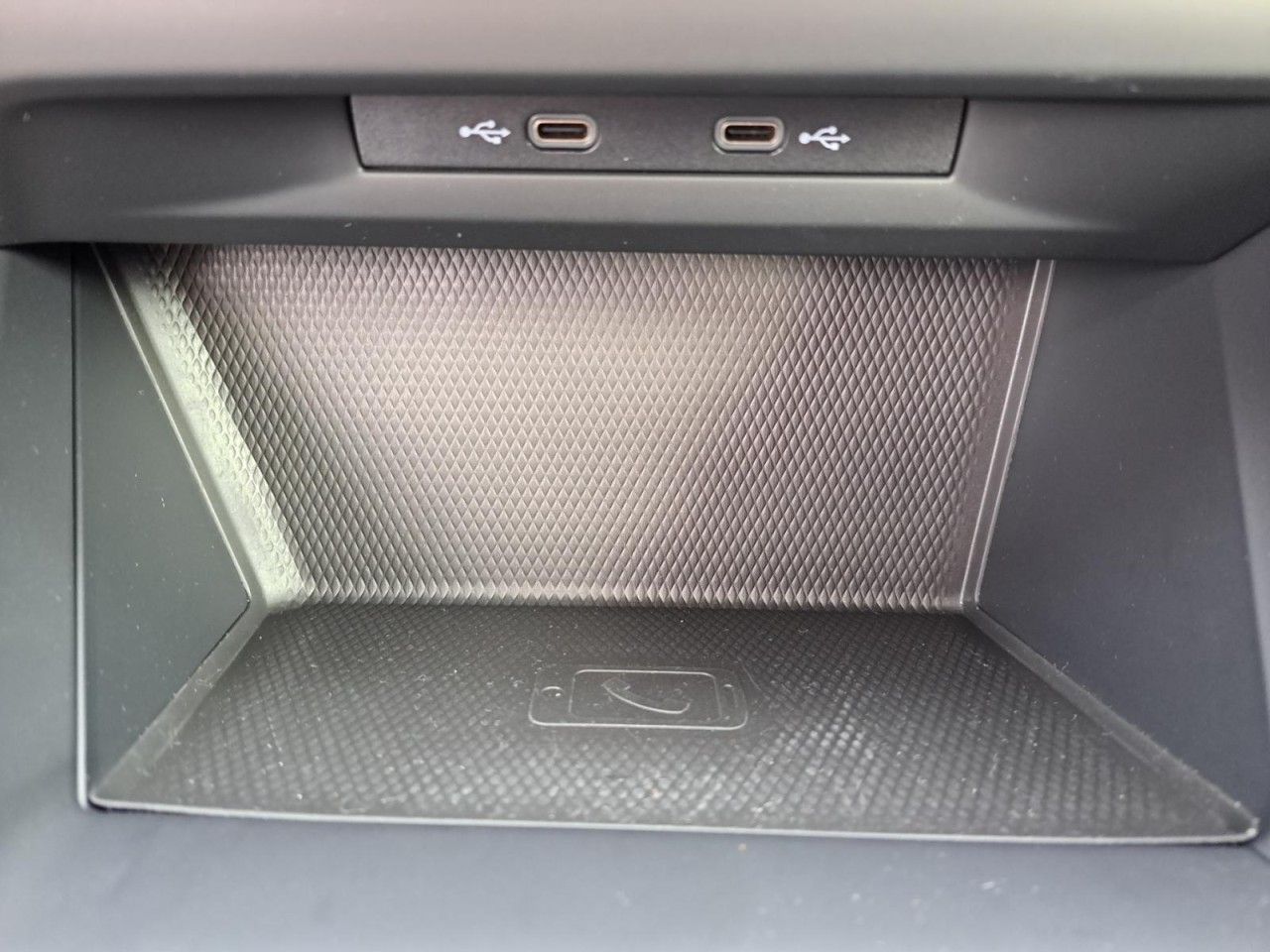 Volkswagen Golf VIII 1.0 TSI Life - Samsaru's Car Outlet