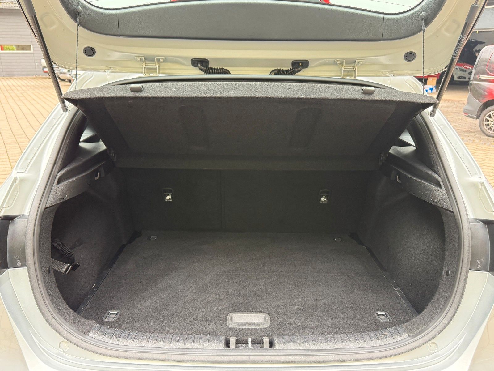 Kia Ceed 1.6 CRDi Vision - Samsaru's Car Outlet