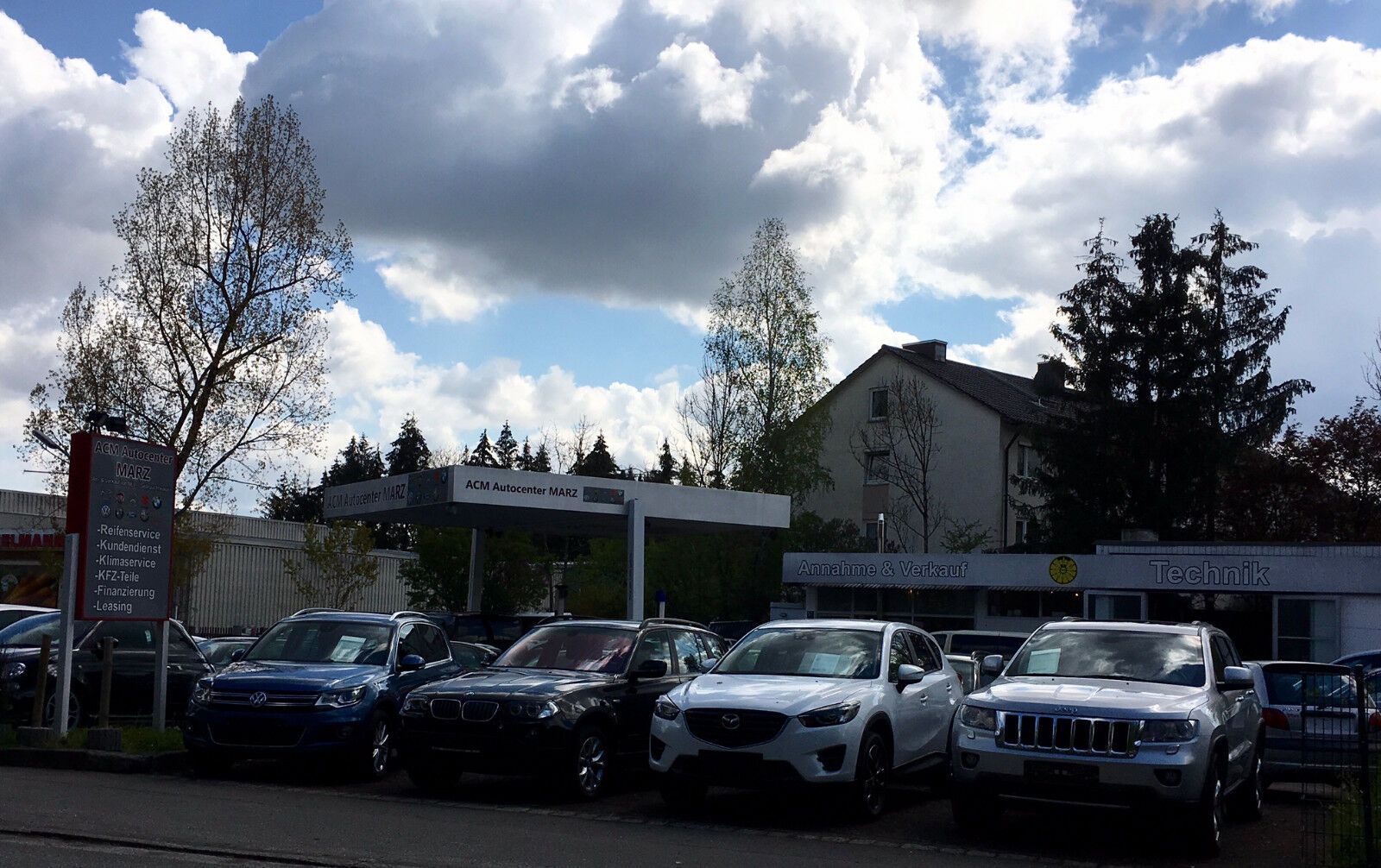 Volkswagen T-Roc Sport - Samsaru's Car Outlet