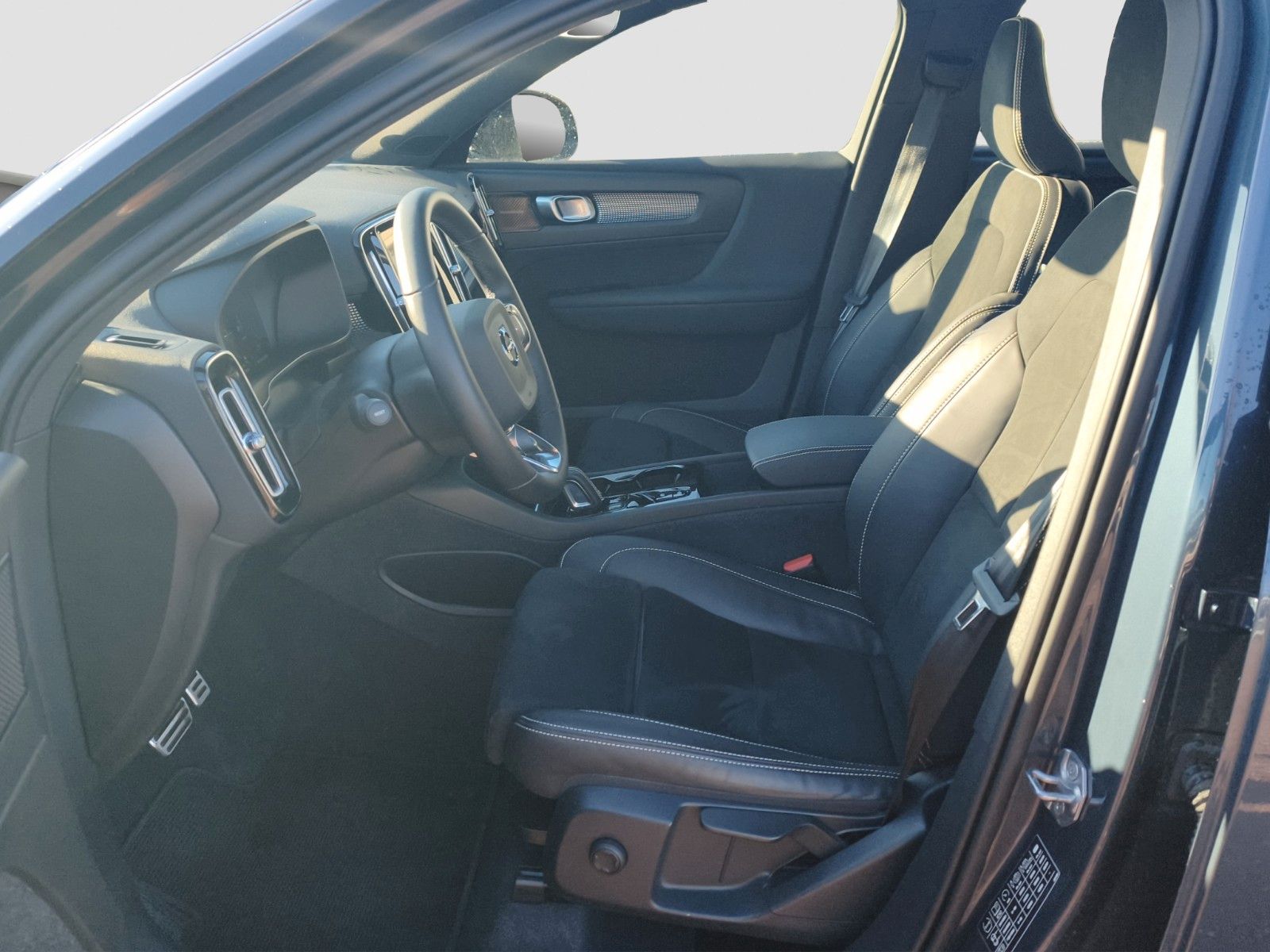 Volvo XC40 T5 R Design Recharge Plug-In Hybrid FWD