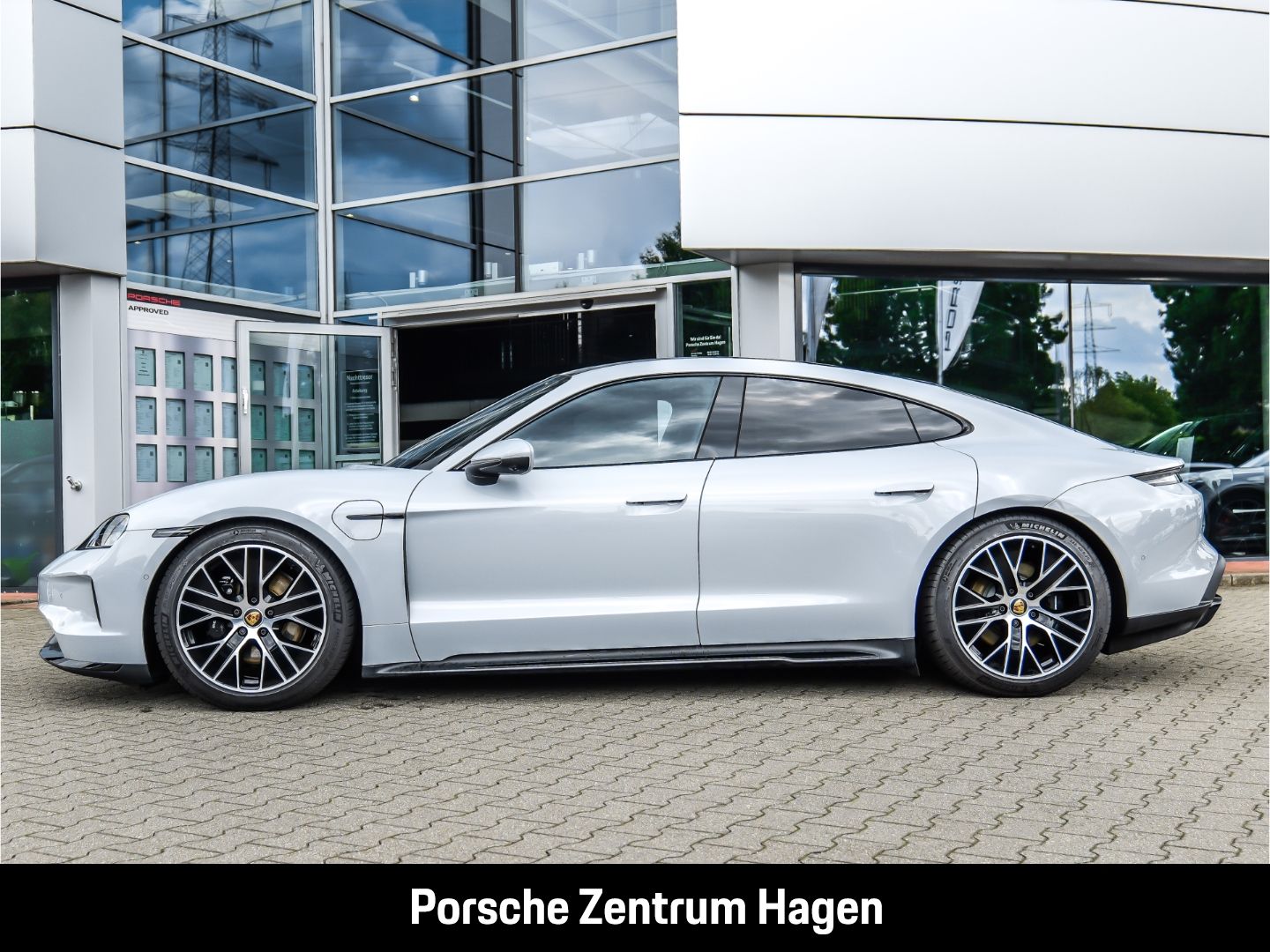 Porsche Taycan 4S SportDesign Surround-View LED-Matrix
