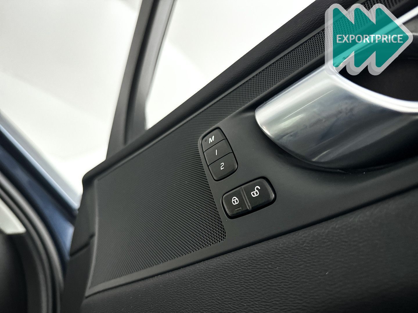 Volvo XC60 T6 Plug-in hybrid AWD Plus Dark | panorama