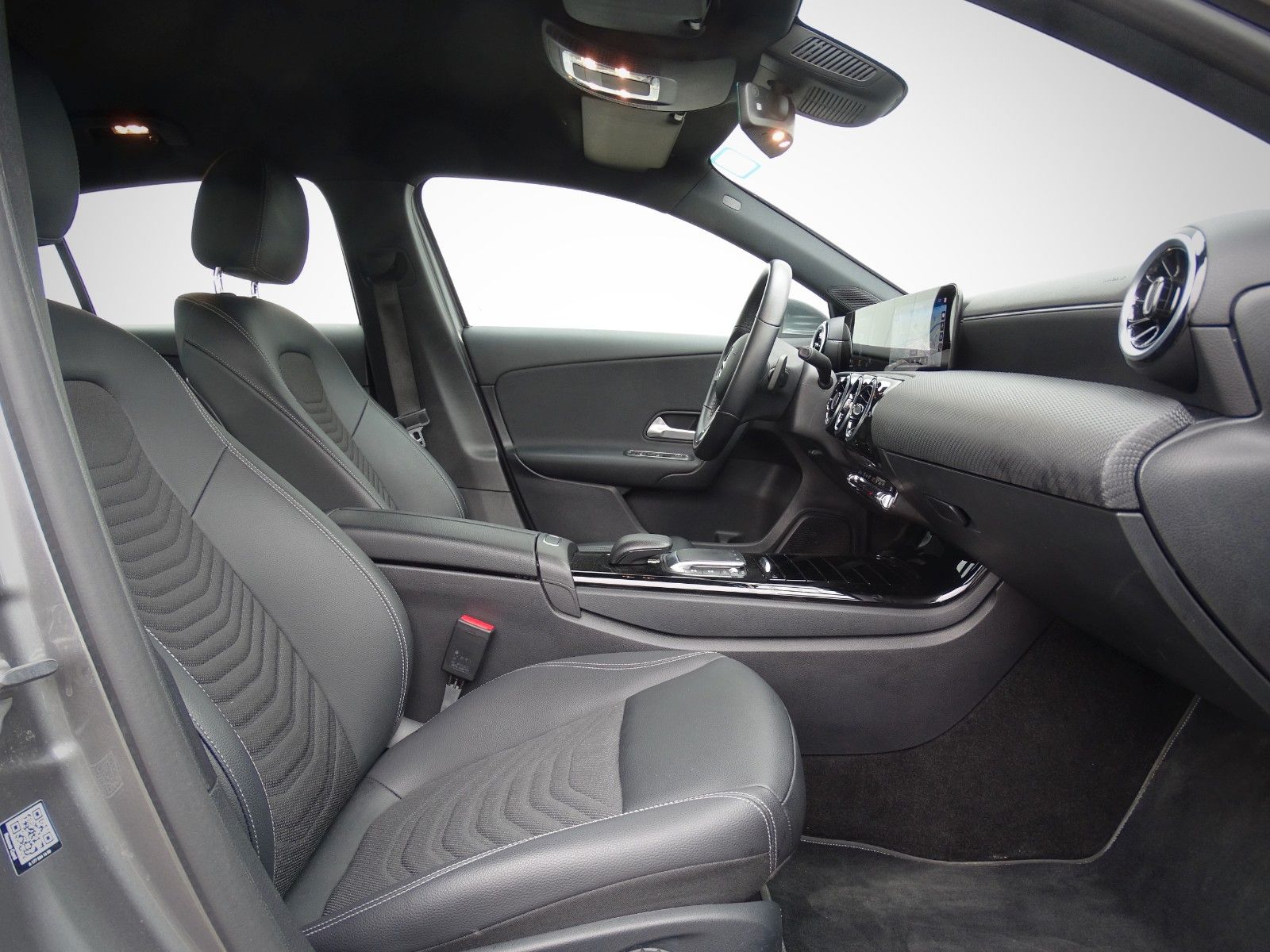 Mercedes-Benz A 180 BUSINESS LINE - Samsaru's Car Outlet