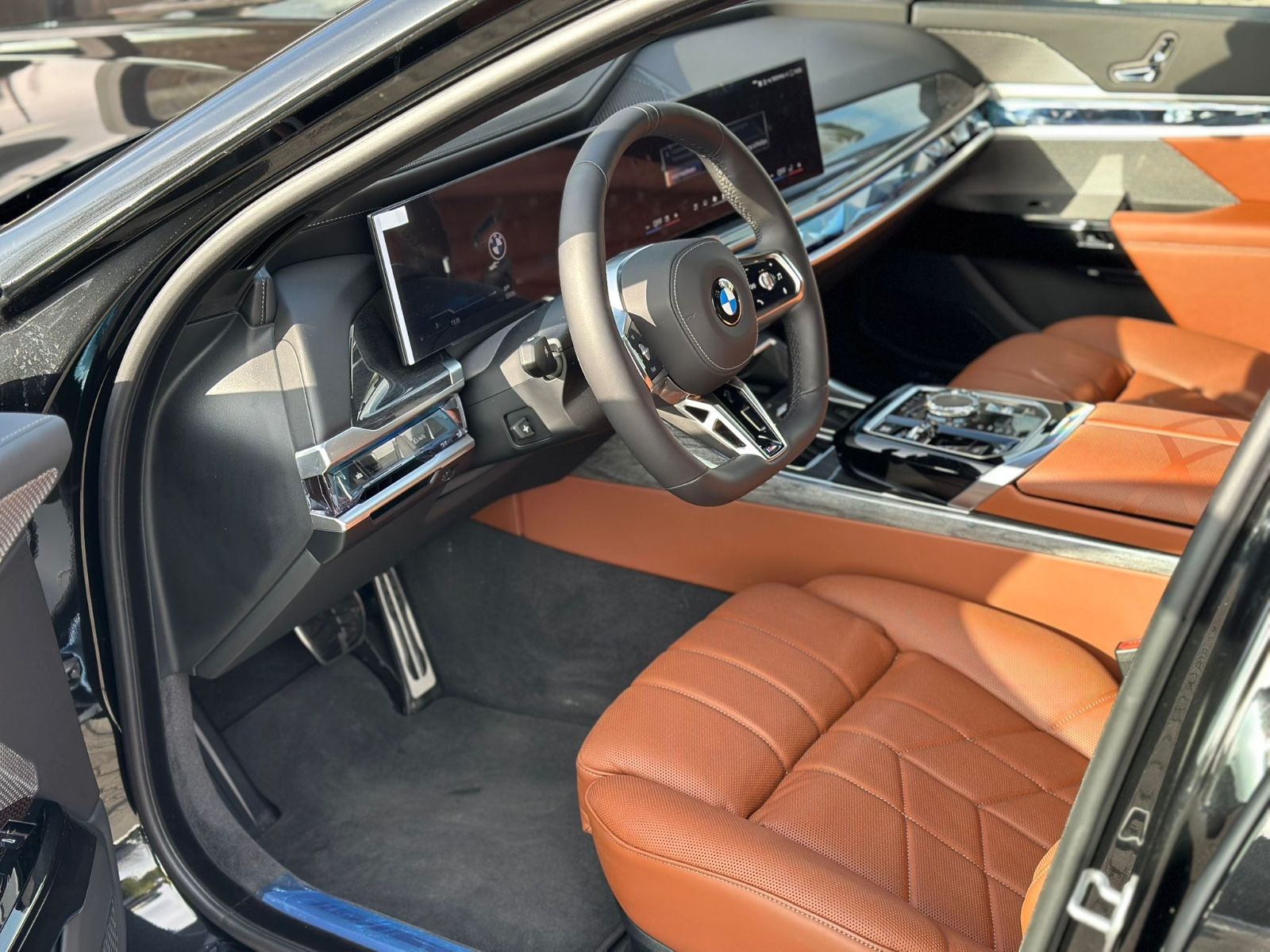 BMW 740d M INDIVIDUAL.AUTOTÜR.FOND ENT.SKY.MASSAGE