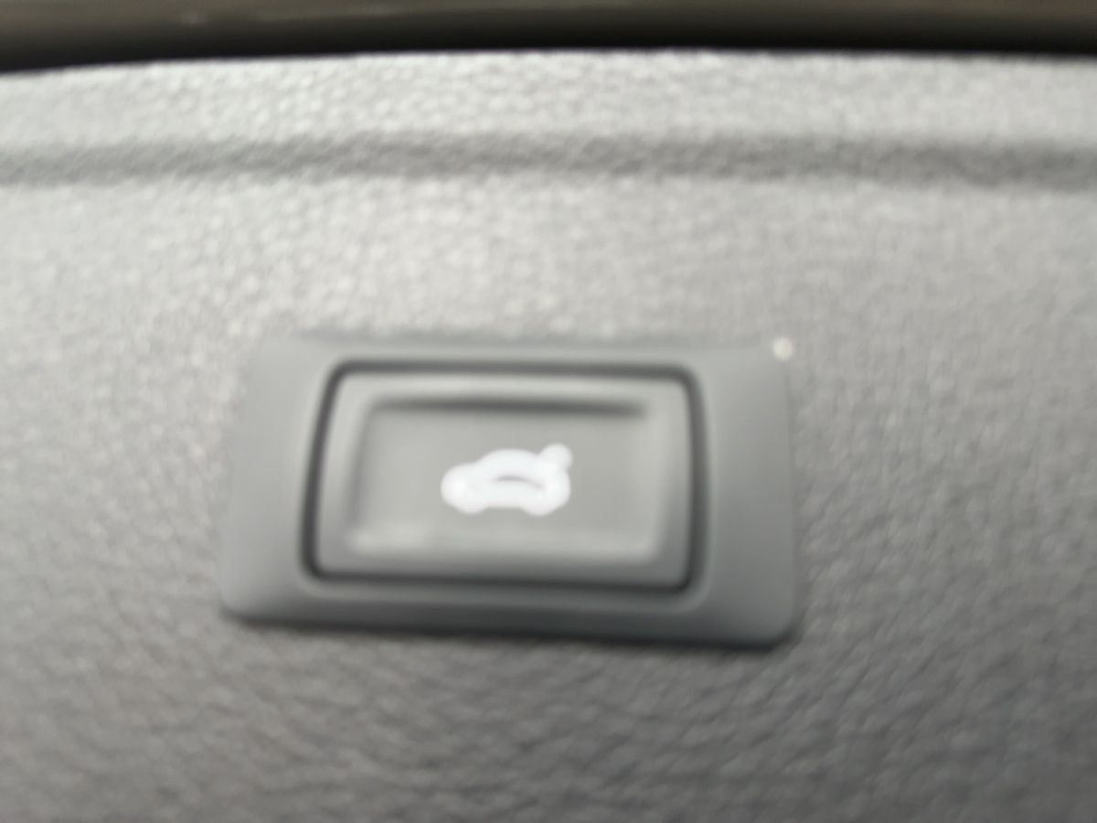 Audi Q5 S line 40 TFSI qua. S tronic AHK Matrix