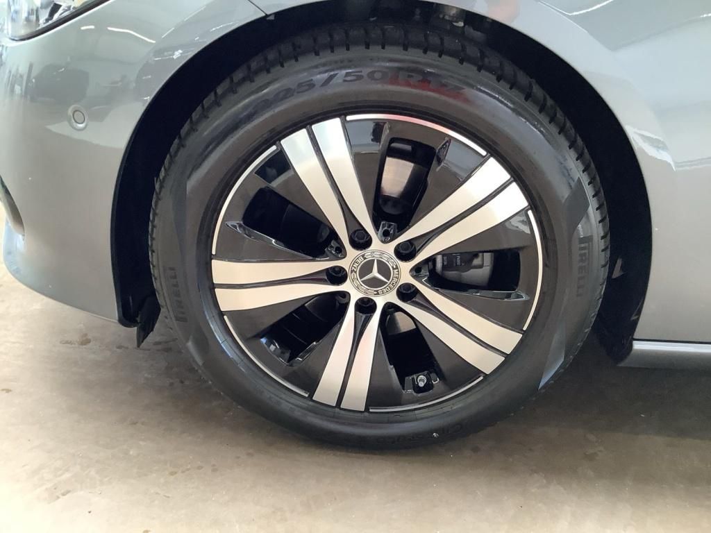 Mercedes-Benz C 180 Avantgarde - Samsaru's Car Outlet