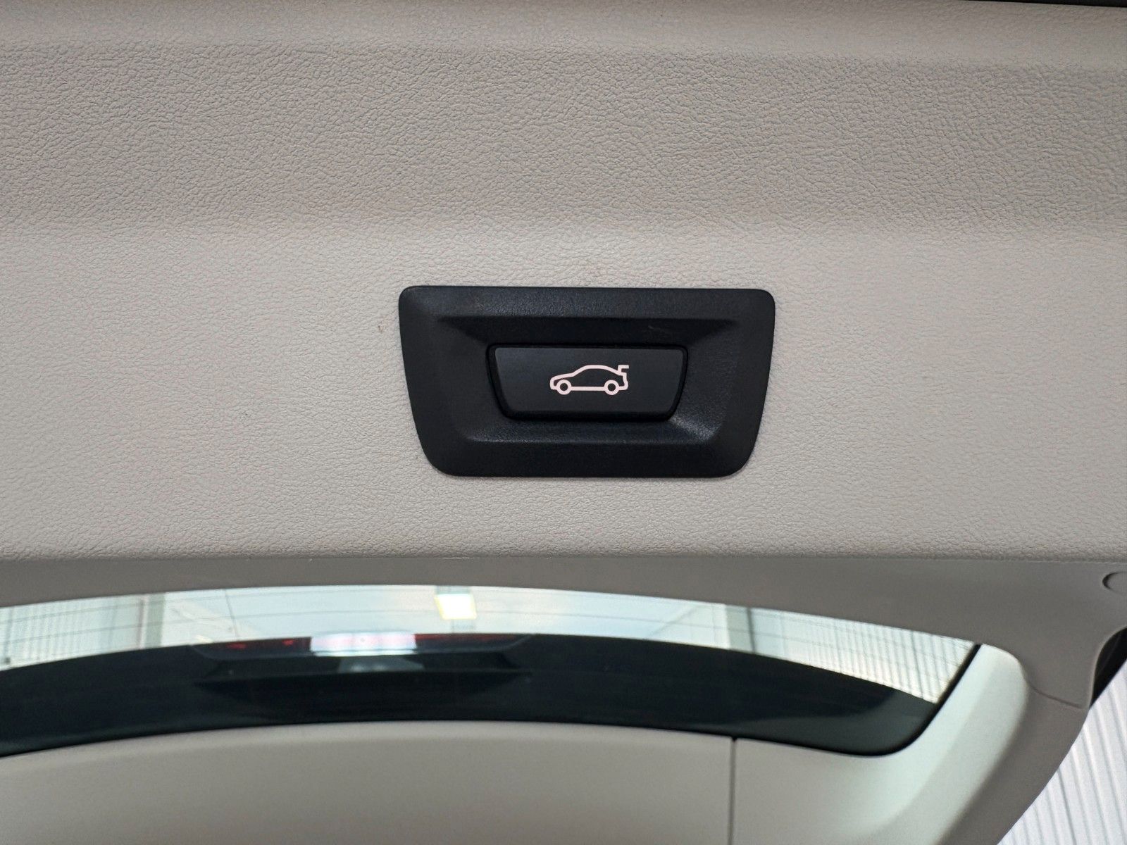 BMW X3 xDrive 30 e Luxury Line - Samsaru's Car Outlet
