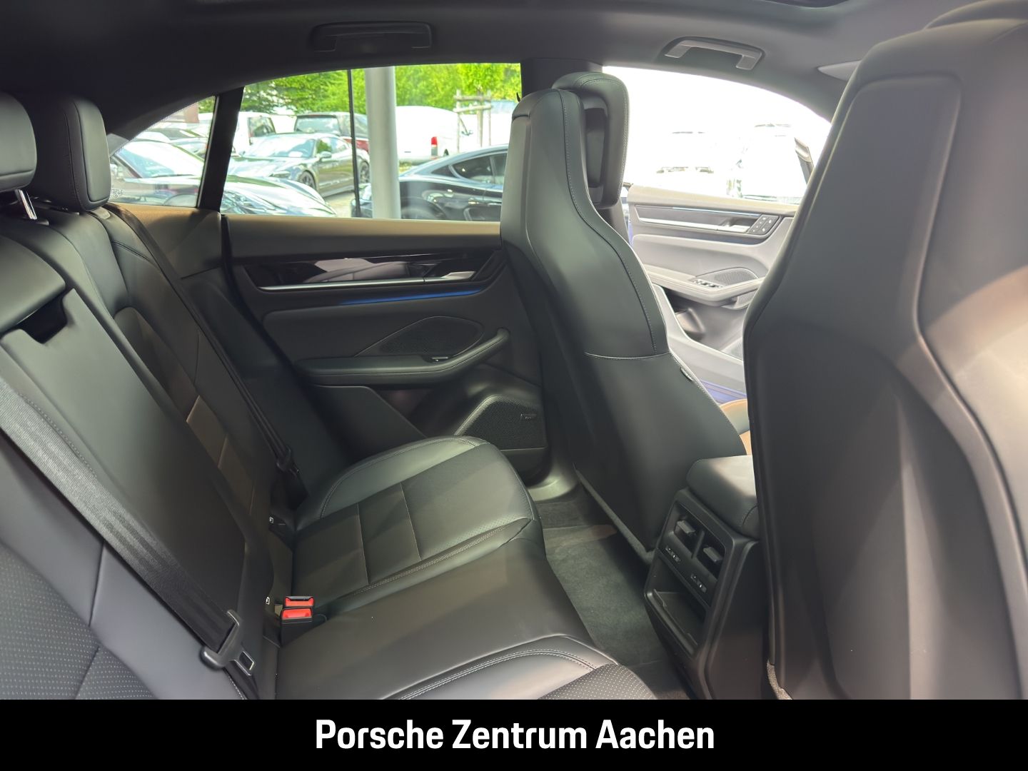 Porsche Macan 4 BOSE Panorama Rückfahrkamera Luftfederun