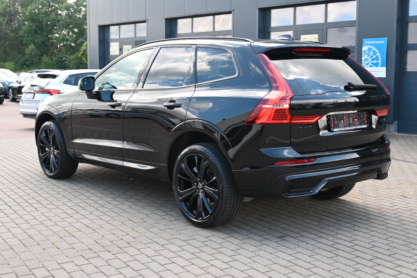 Volvo XC60 B5 B AWD Ultra Black Edition*LUFT*360°*ACC