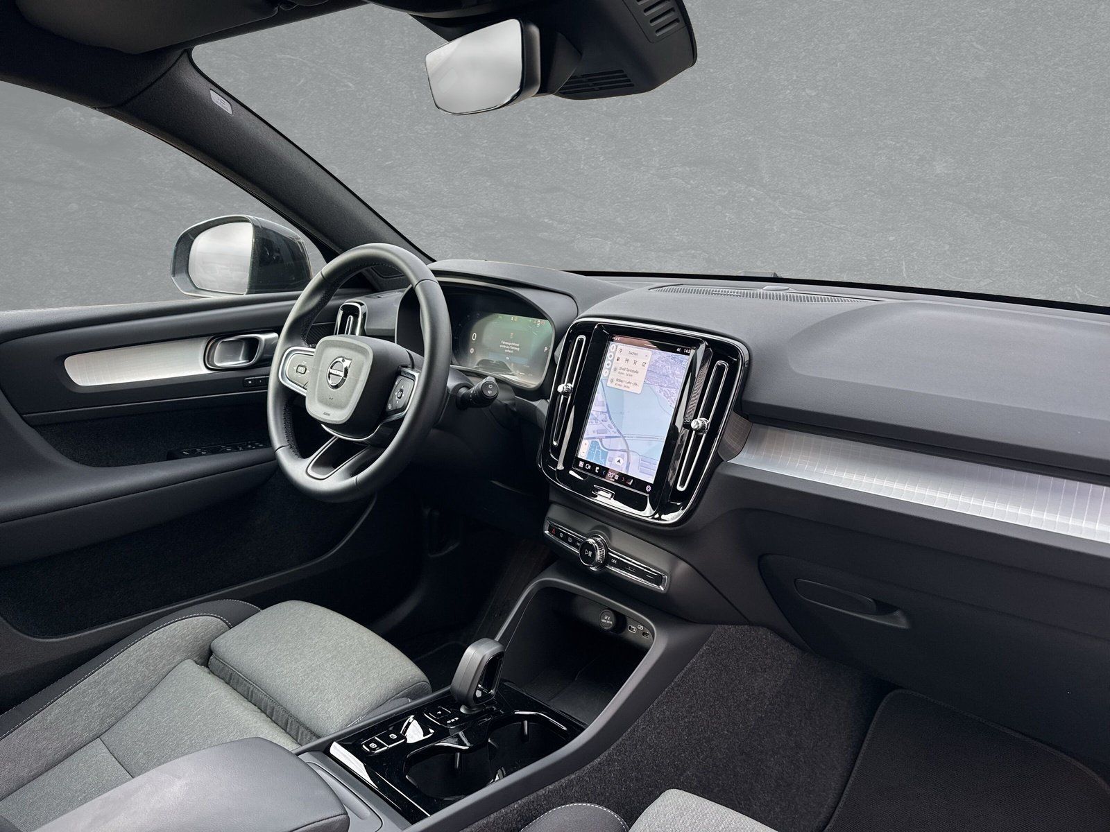 Volvo XC40 B3 Plus Black Edition *AHK+360°+FHZ°