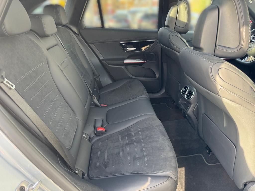 Mercedes-Benz GLC 300 d 4M AMG+AMBIENTE+DISTRO+MEMORY+MBUX+AHK