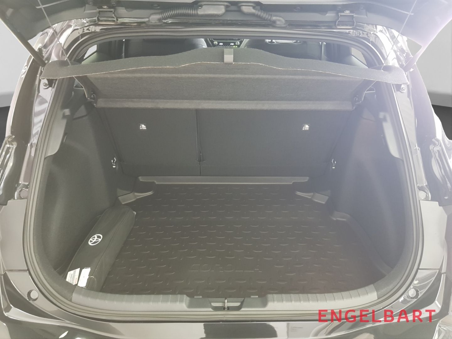 Toyota Corolla 1.8 Hybrid - Samsaru's Car Outlet