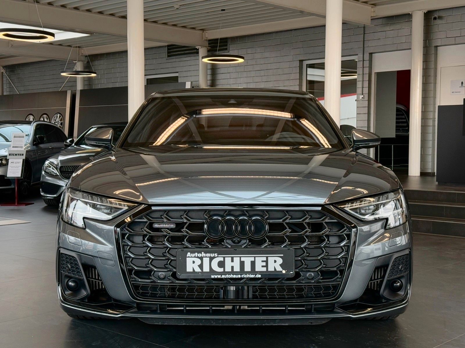 Audi A8 55 TFSI quattro S-Line - Samsaru's Car Outlet