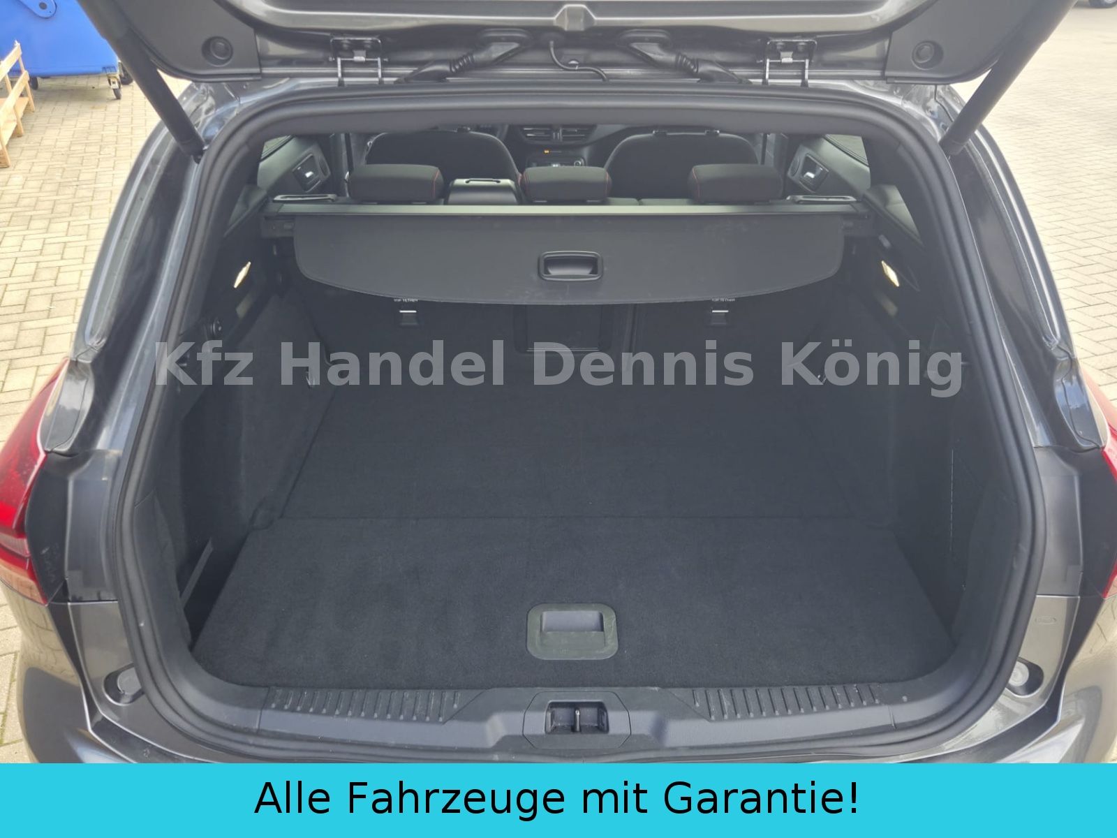 Ford Focus Turnier 155 PS ST-Line X PANO NAVI B&O 18"