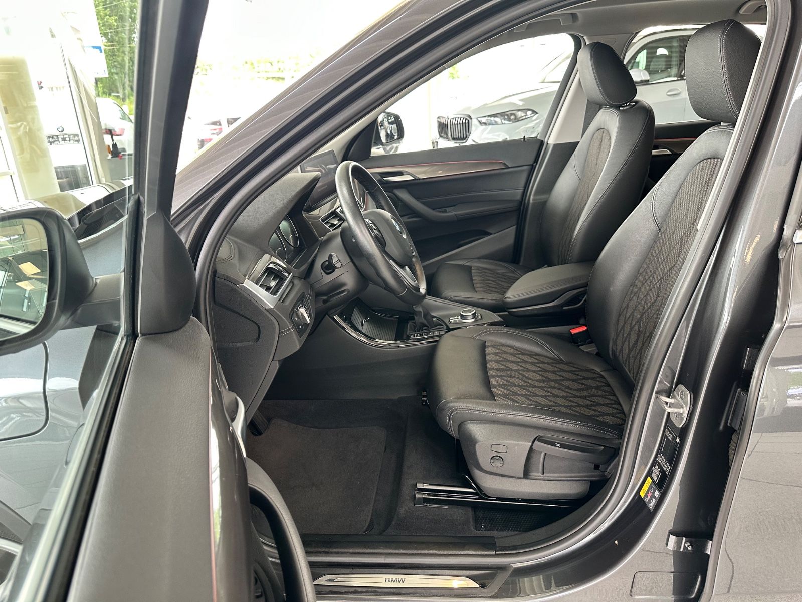 BMW X1 xDrive 25e xLine PLUS - Samsaru's Car Outlet