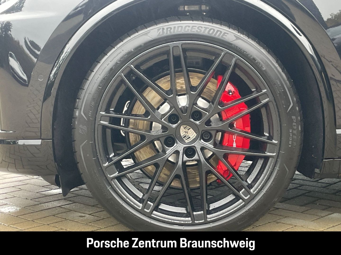 Porsche Macan Turbo BOSE Luftfederung Panoramadach LED