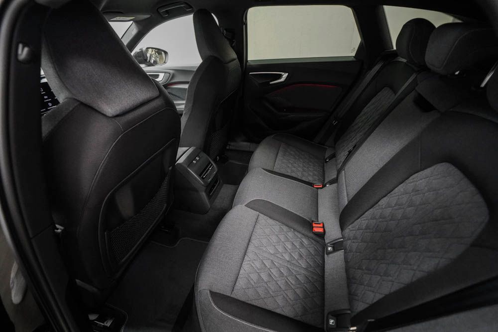 Audi A5 Avant TDI quattro s-tronic S-Line,AHK,B -LAG.