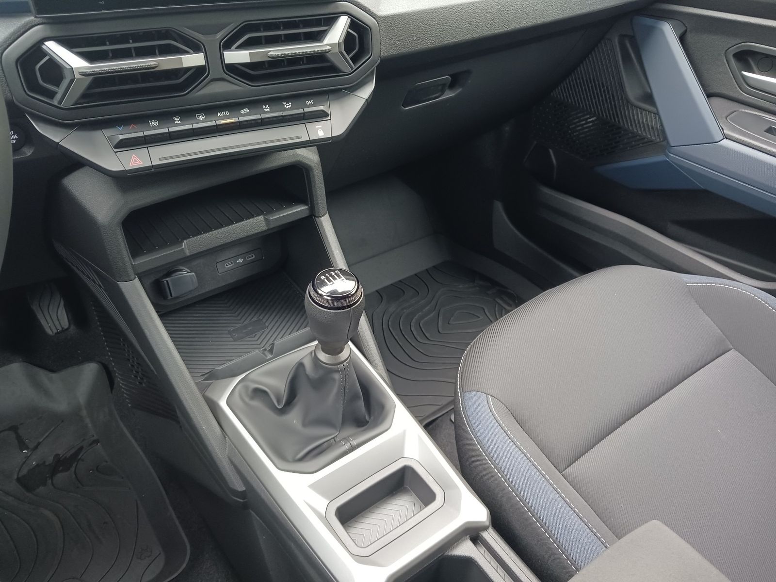 Dacia Duster Journey TCe 130 Mild-Hybrid - Samsaru's Car Outlet