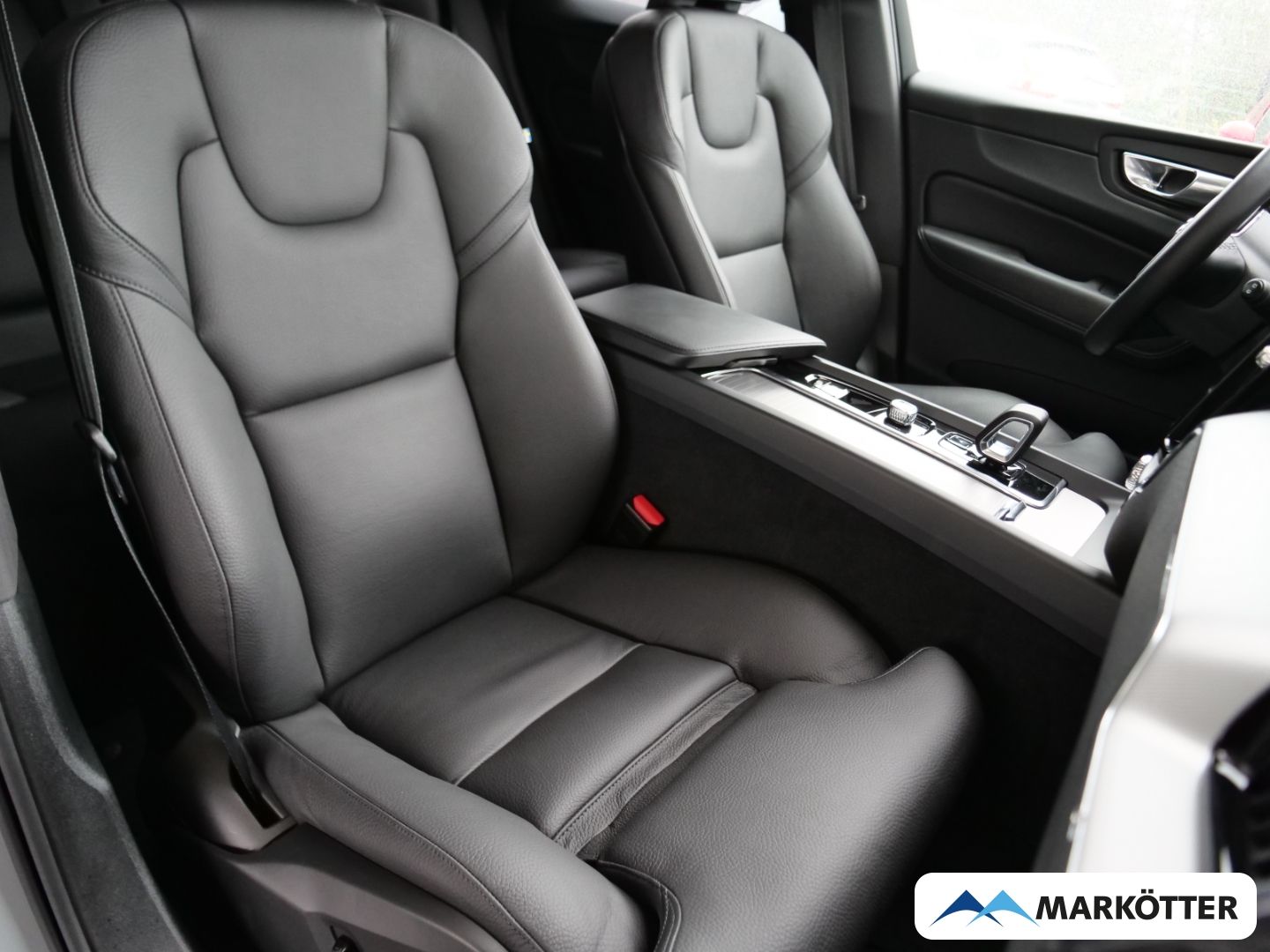 Volvo XC60 B4 AWD Plus Dark AHK/360CAM/Google