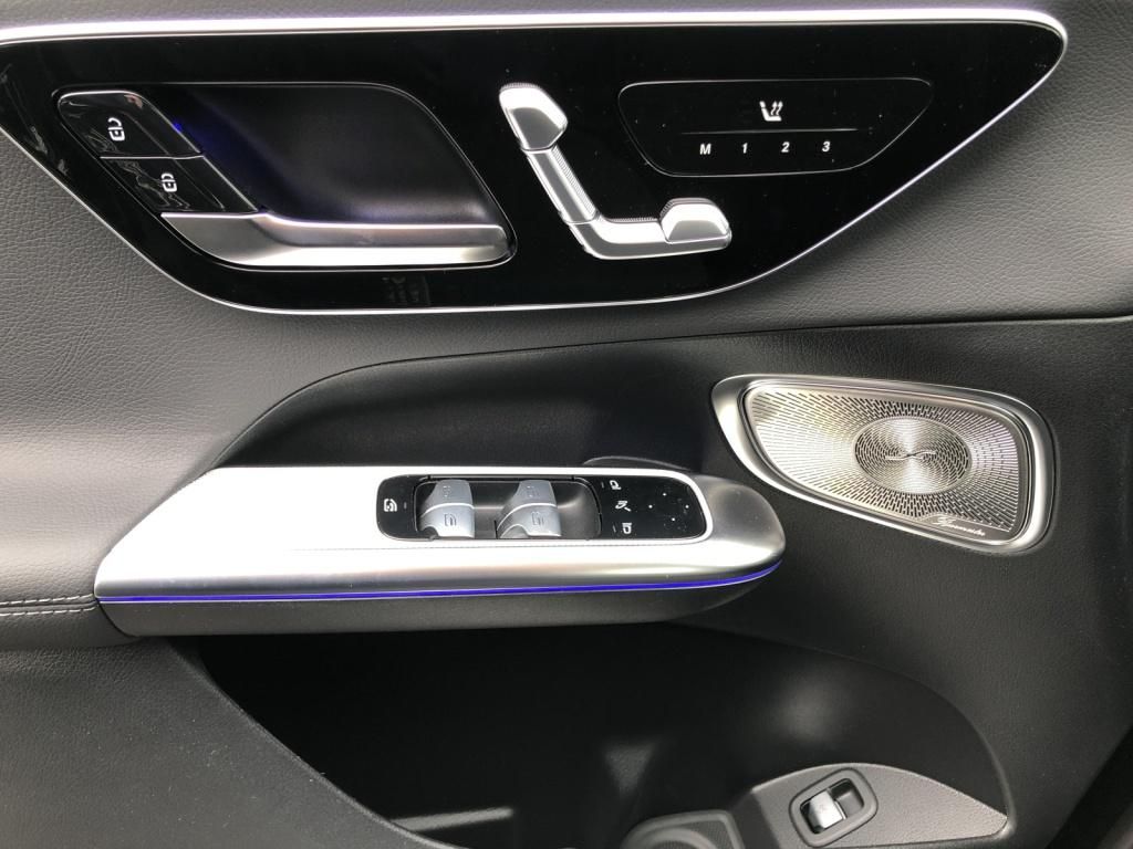 Mercedes-Benz GLC 300 d 4MATIC +MBUX+AMG+DigitalLight+Pano+AHK