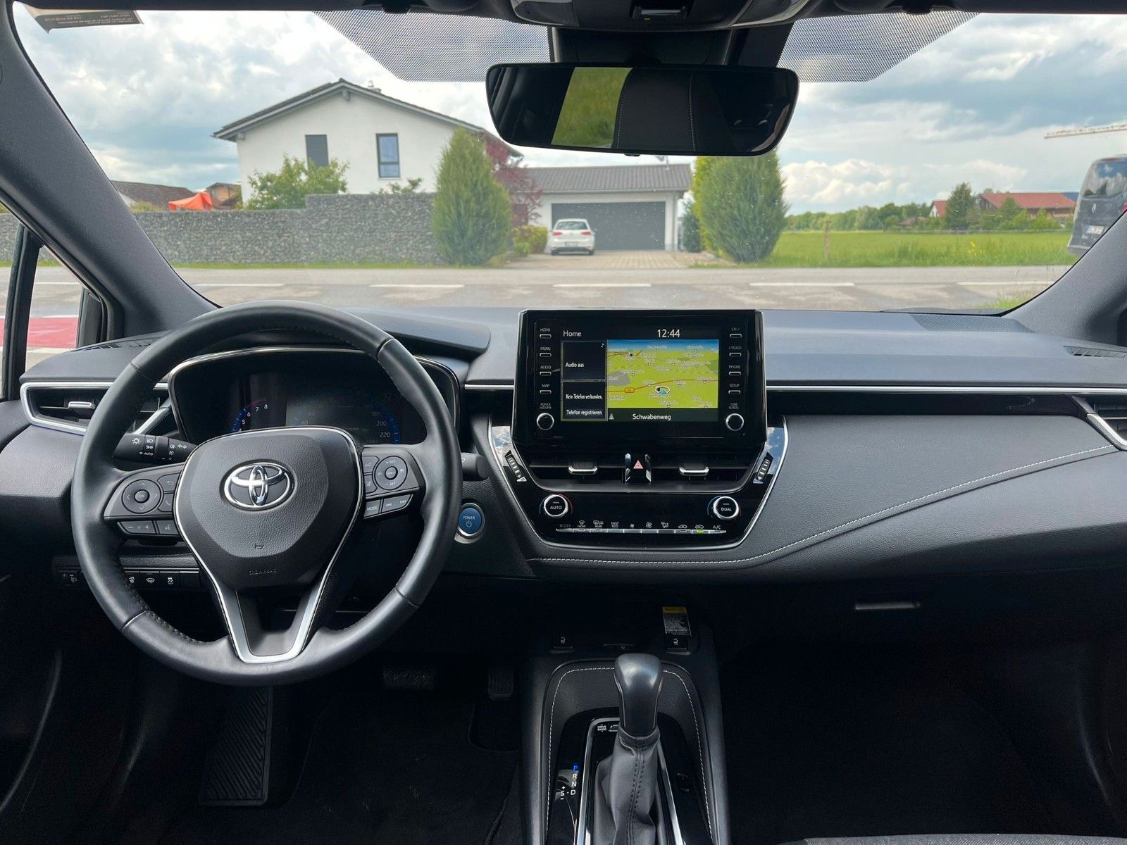Toyota Corolla Hybrid 2.0l Team - Samsaru's Car Outlet