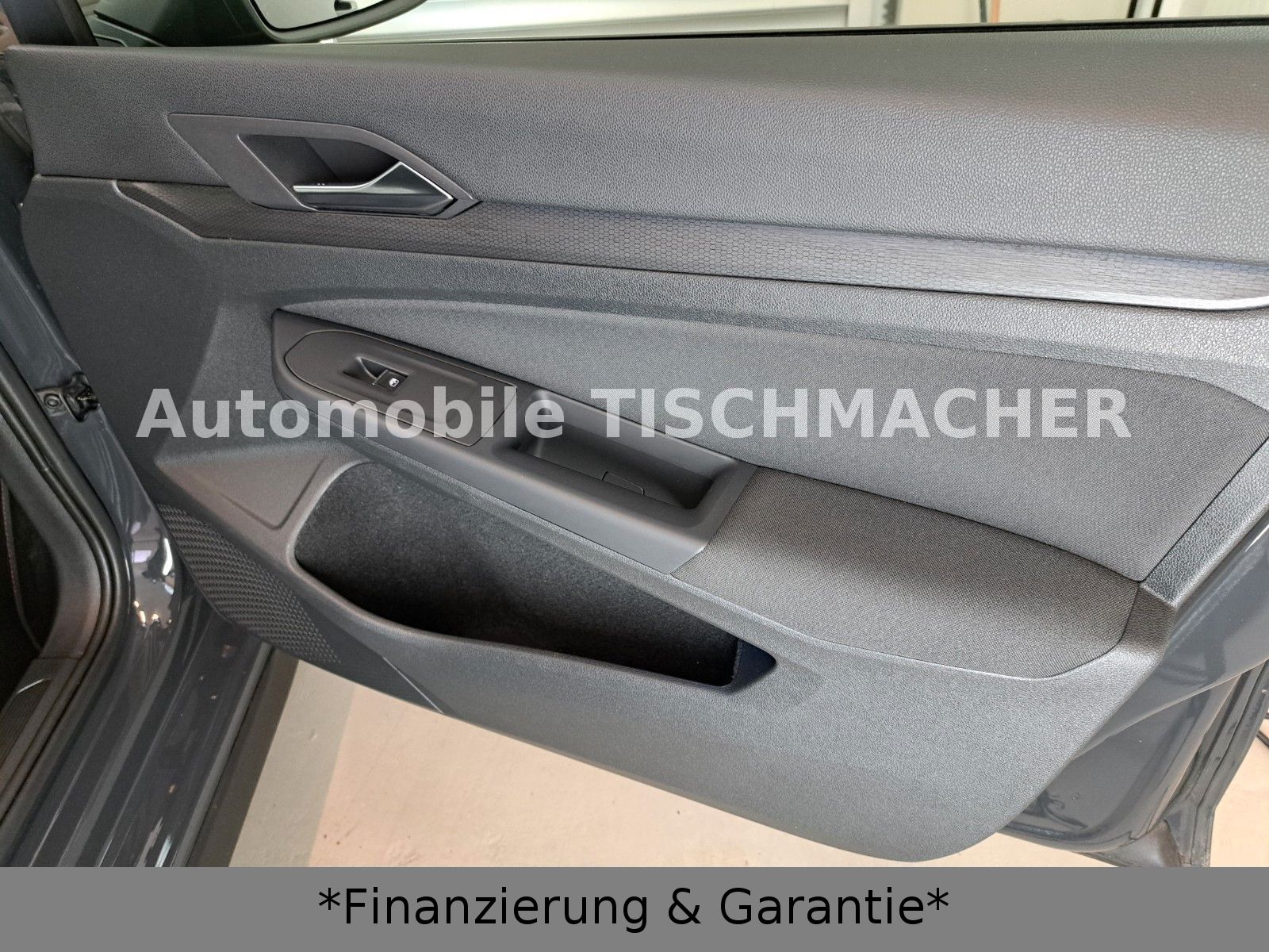 Volkswagen Golf VIII DSG - Samsaru's Car Outlet