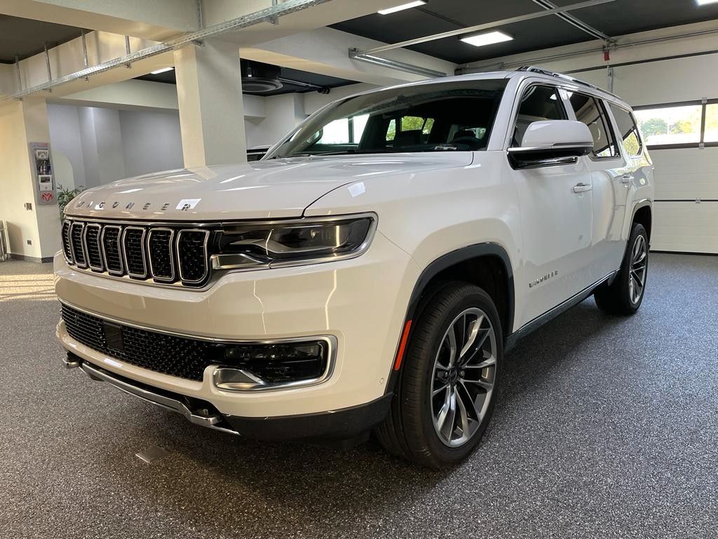 Jeep WAGONEER SERIES III E-TORQUE 5.7L-V-8 McIntosh