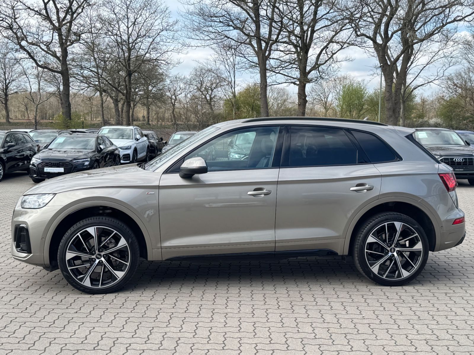 Audi Q5 40 TDI quattro S line - Samsaru's Car Outlet