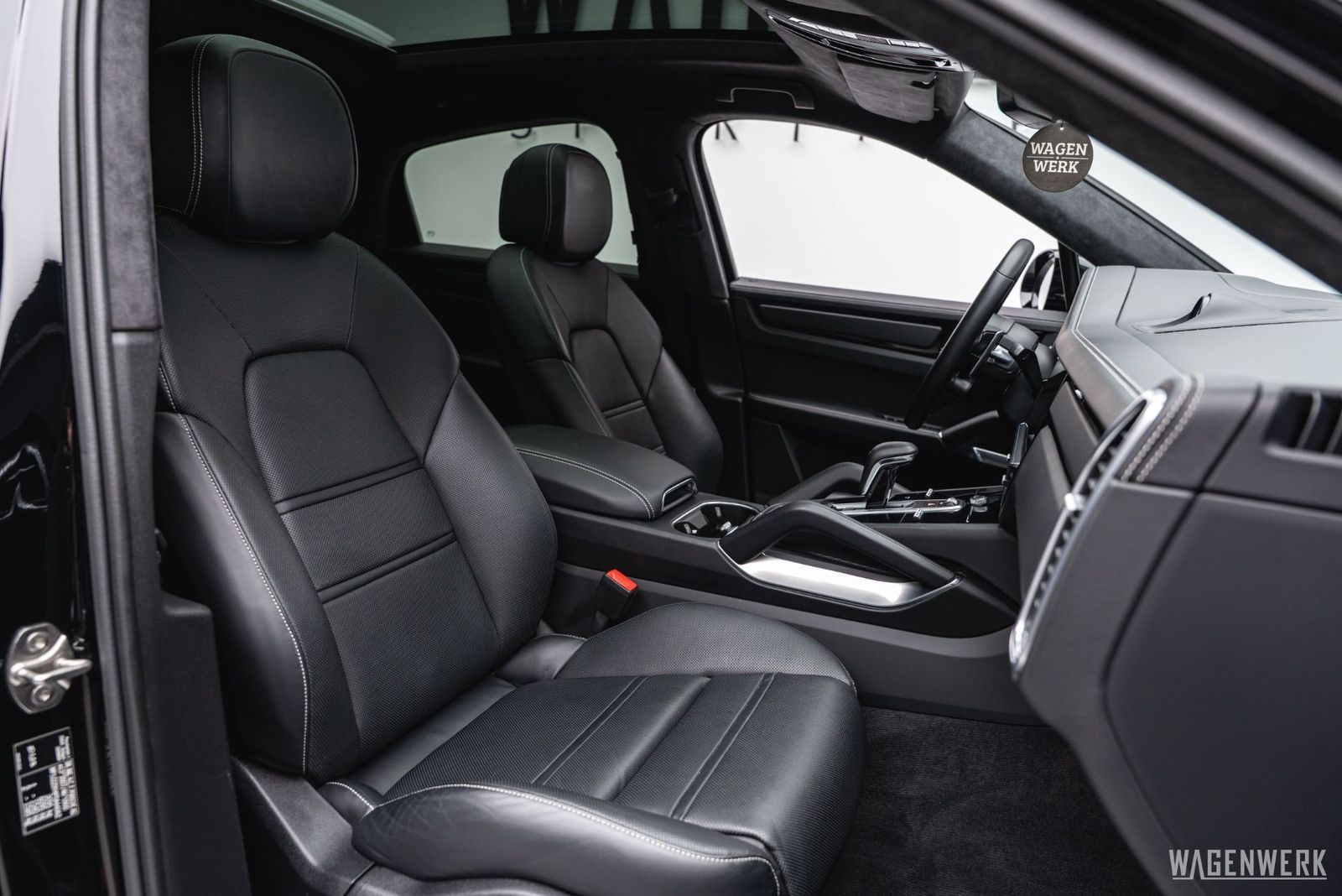 Porsche Cayenne Coupé Turbo S E-Hybrid MASSAGE AHV INNOD