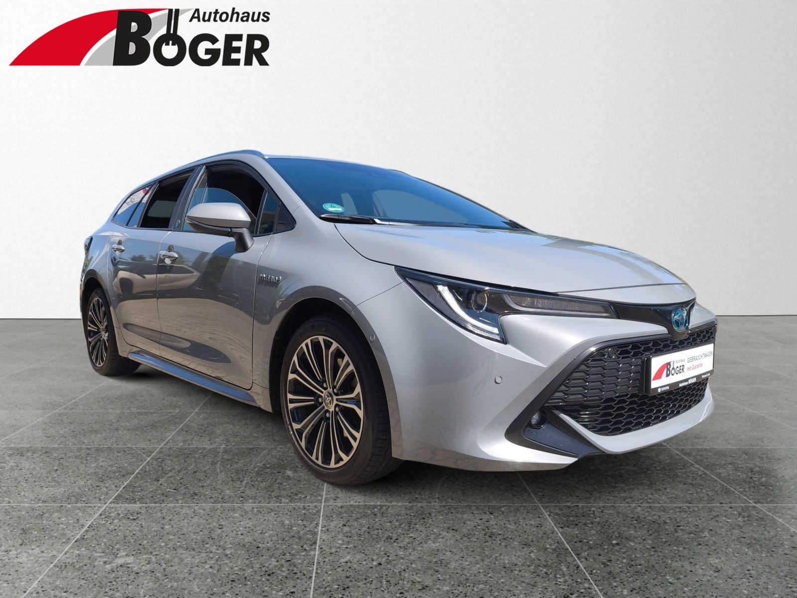 Toyota Corolla Touring Sports 2.0 Hybrid Team D - Samsaru's Car Outlet
