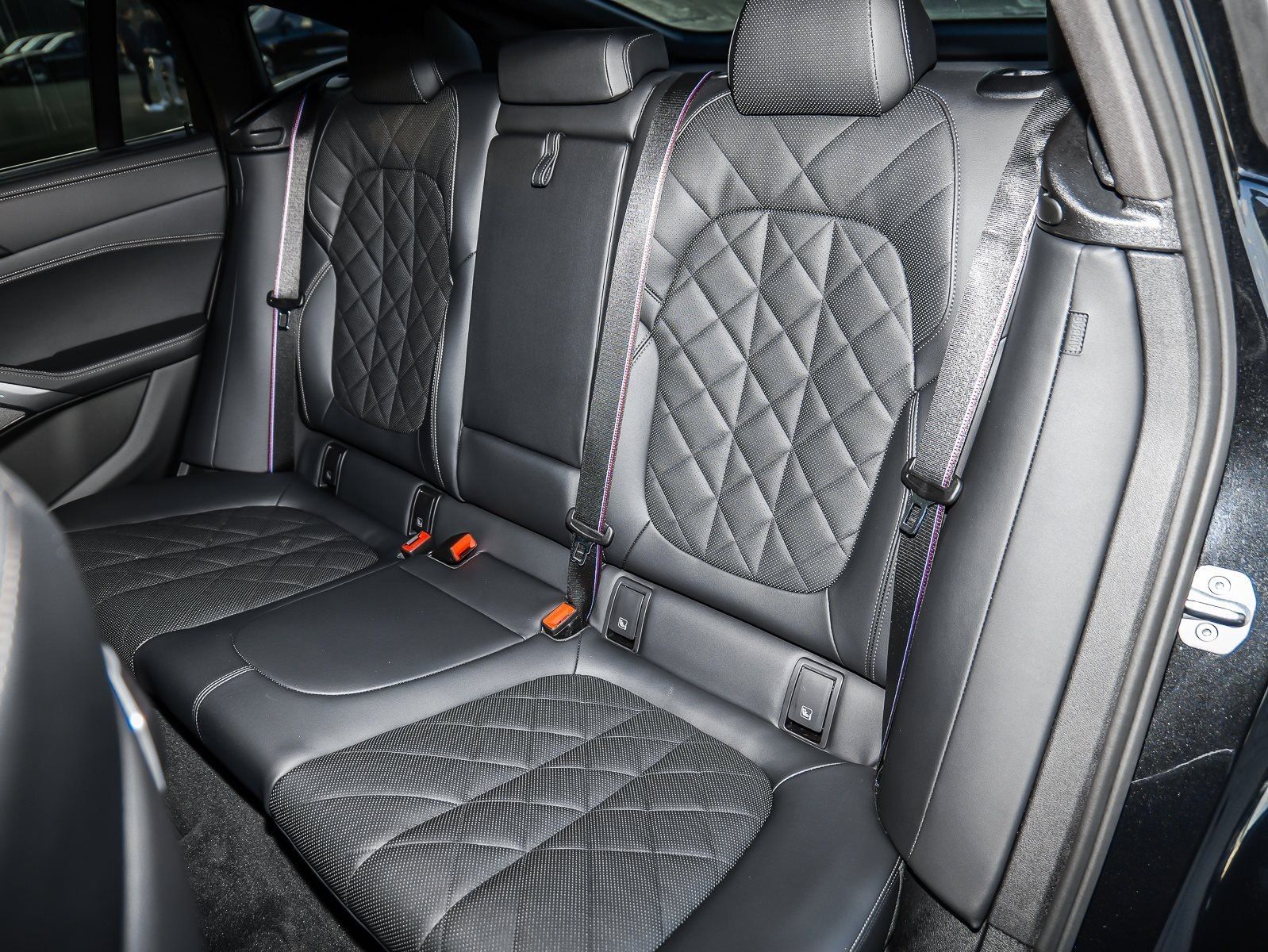 BMW X6 xDrive40d M Sport HUD PANO ACC AHK RFK NAVI