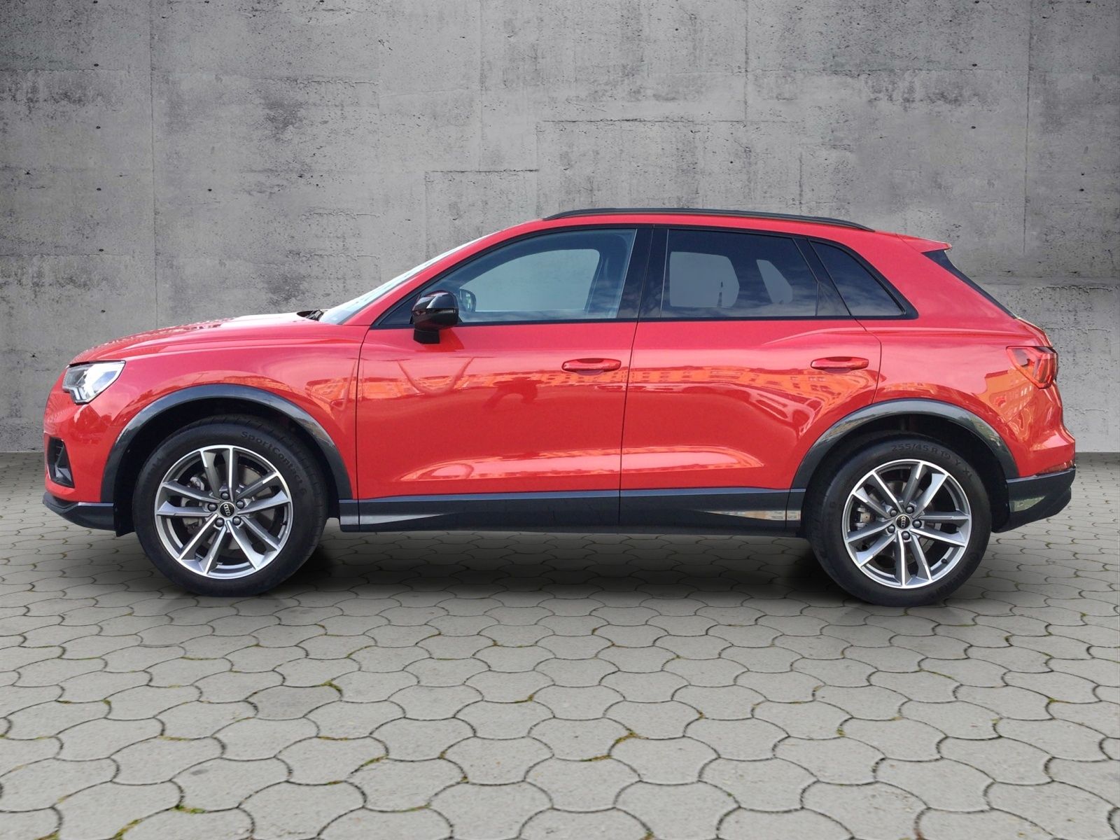 Audi Q3 advanced 40 TFSI S tronic quattro - Samsaru's Car Outlet