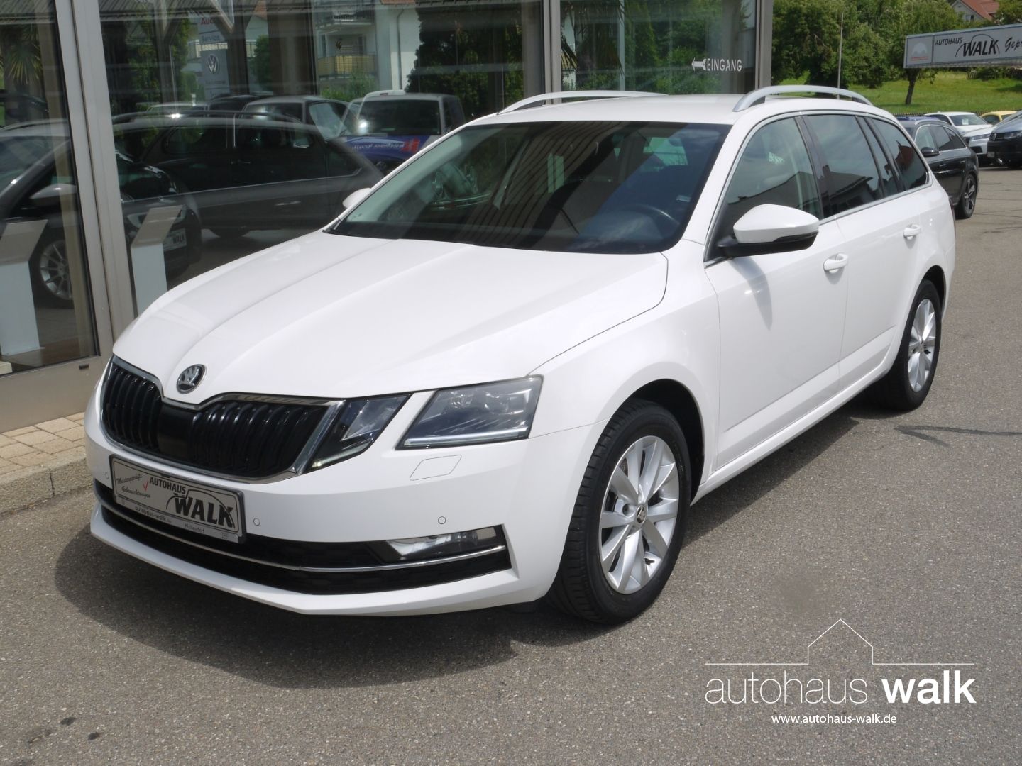 Skoda Octavia Combi 1.5 TSI DSG Style - Samsaru's Car Outlet