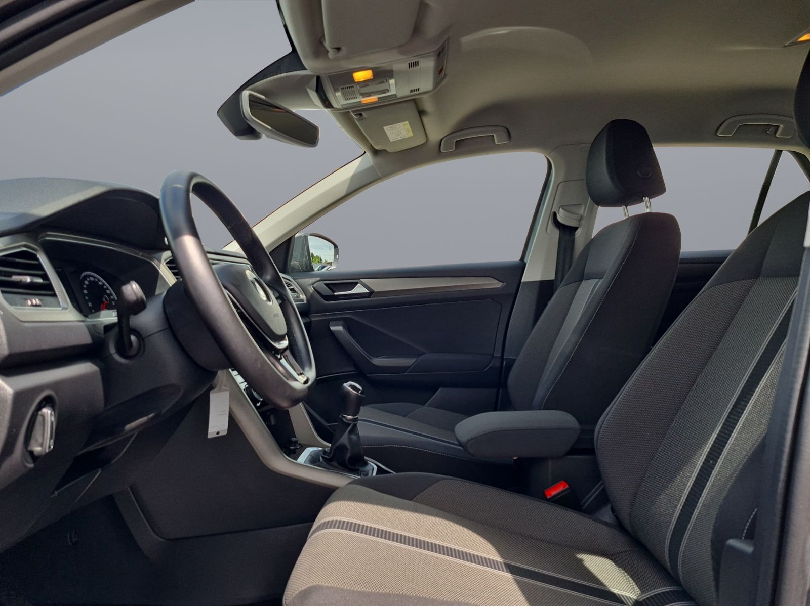 Volkswagen T-ROC 1.5 TSI Style - Samsaru's Car Outlet