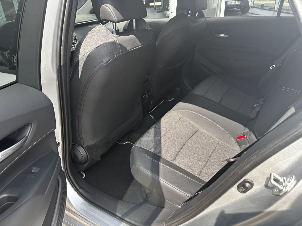 Toyota Corolla 2.0 Hybrid Touring Sports Team D. mit Te