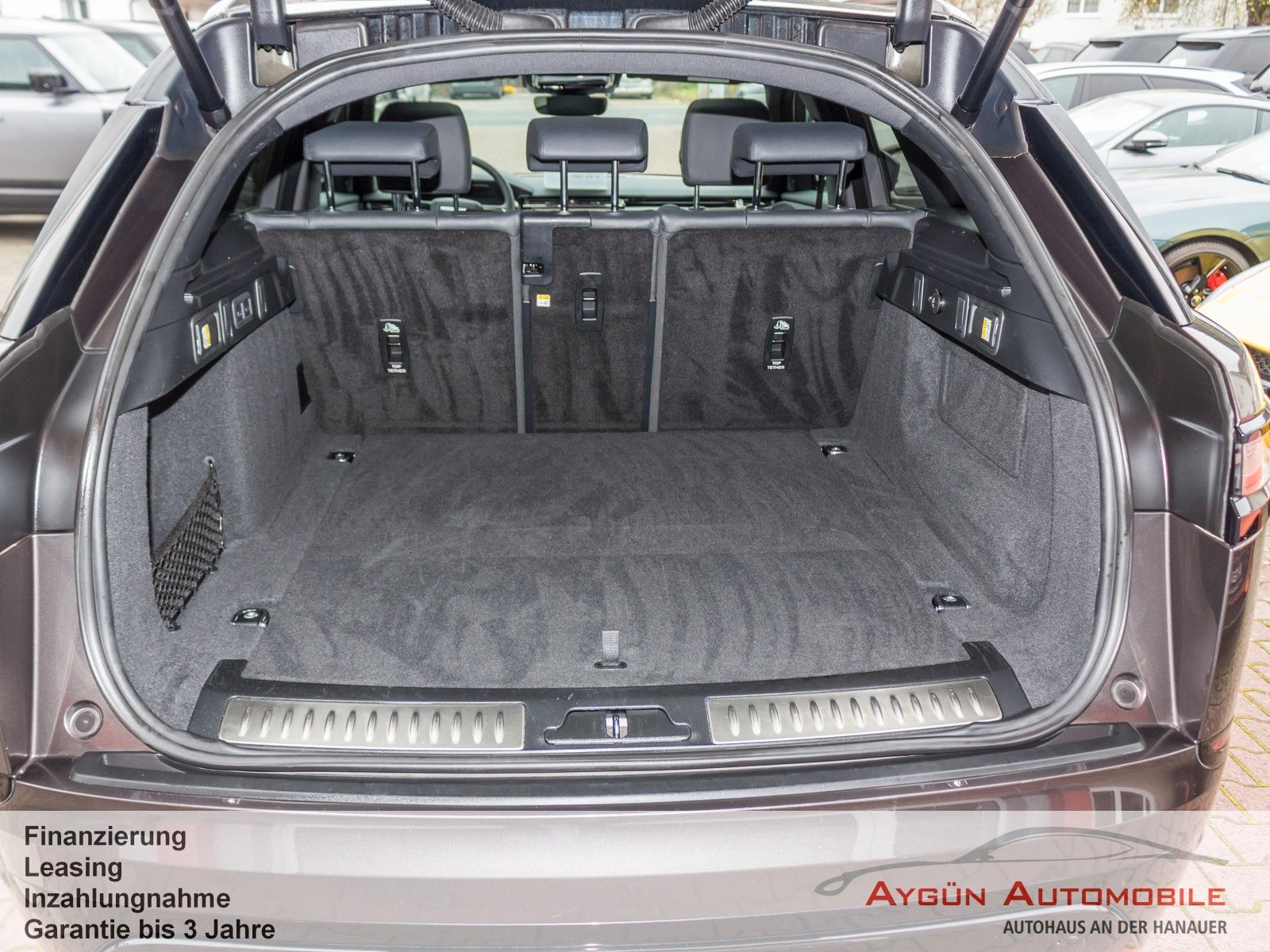Range Rover Velar D300 DYNAMIC SE AWD - Samsaru's Car Outlet