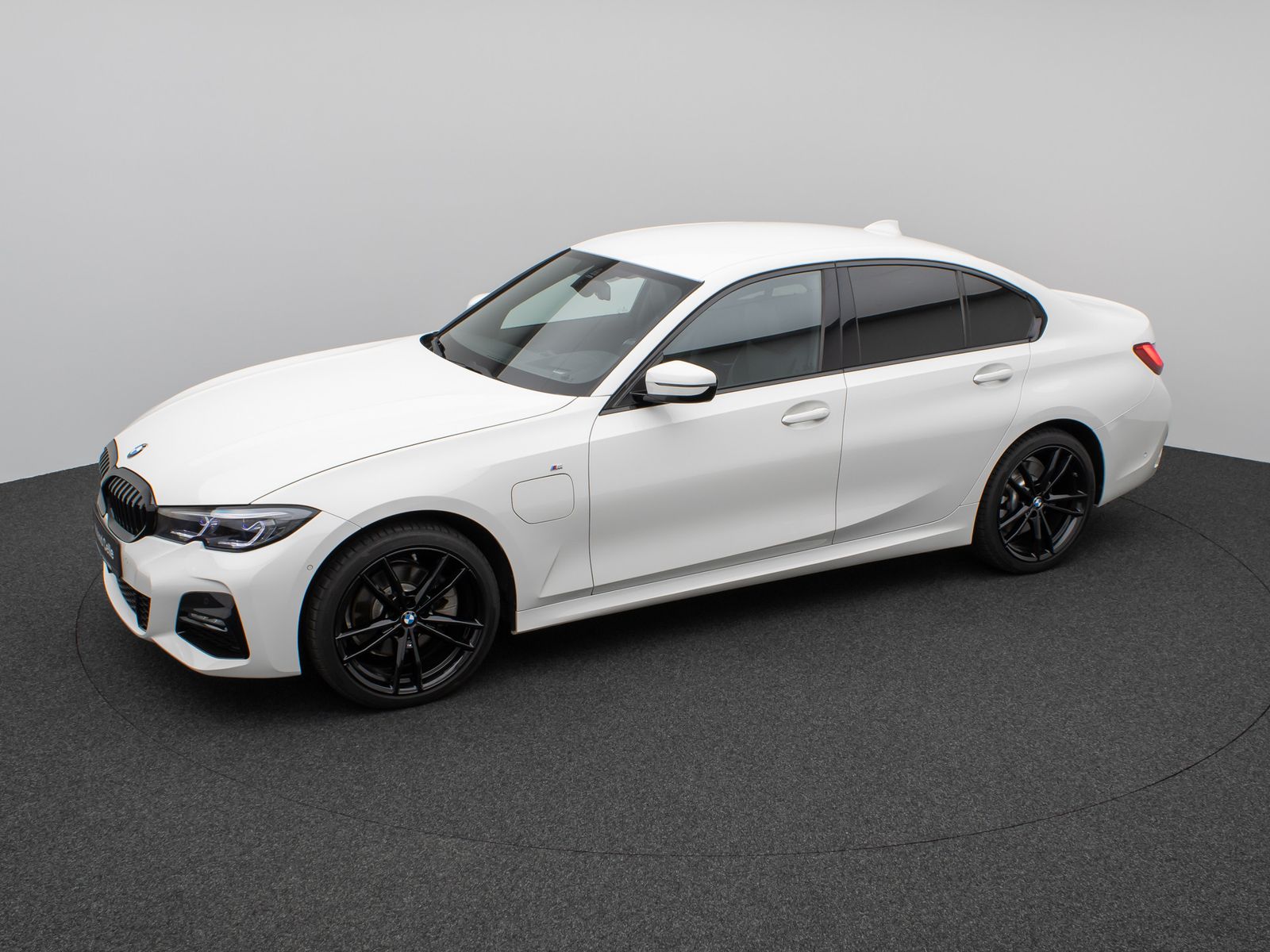 BMW 320e M Sport - Samsaru's Car Outlet