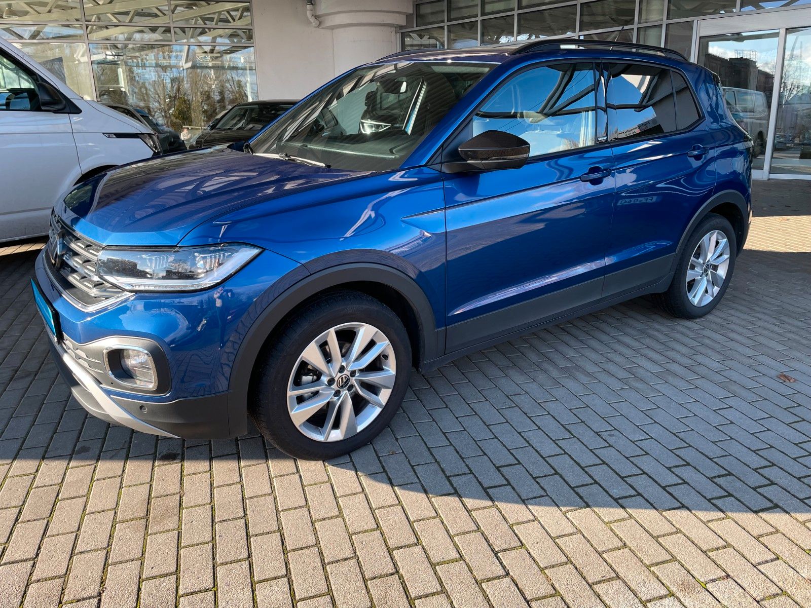 Volkswagen T-Cross 1.0 TSI MOVE - Samsaru's Car Outlet