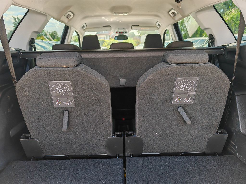 Peugeot 5008 PureTech 130 EAT8 - Samsaru's Car Outlet